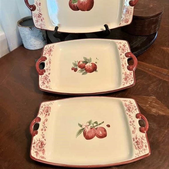 Pfaltzgraff Delicious 3Tray Serving Set | Nesting Platters | Serving Platters - Picture 4 of 16
